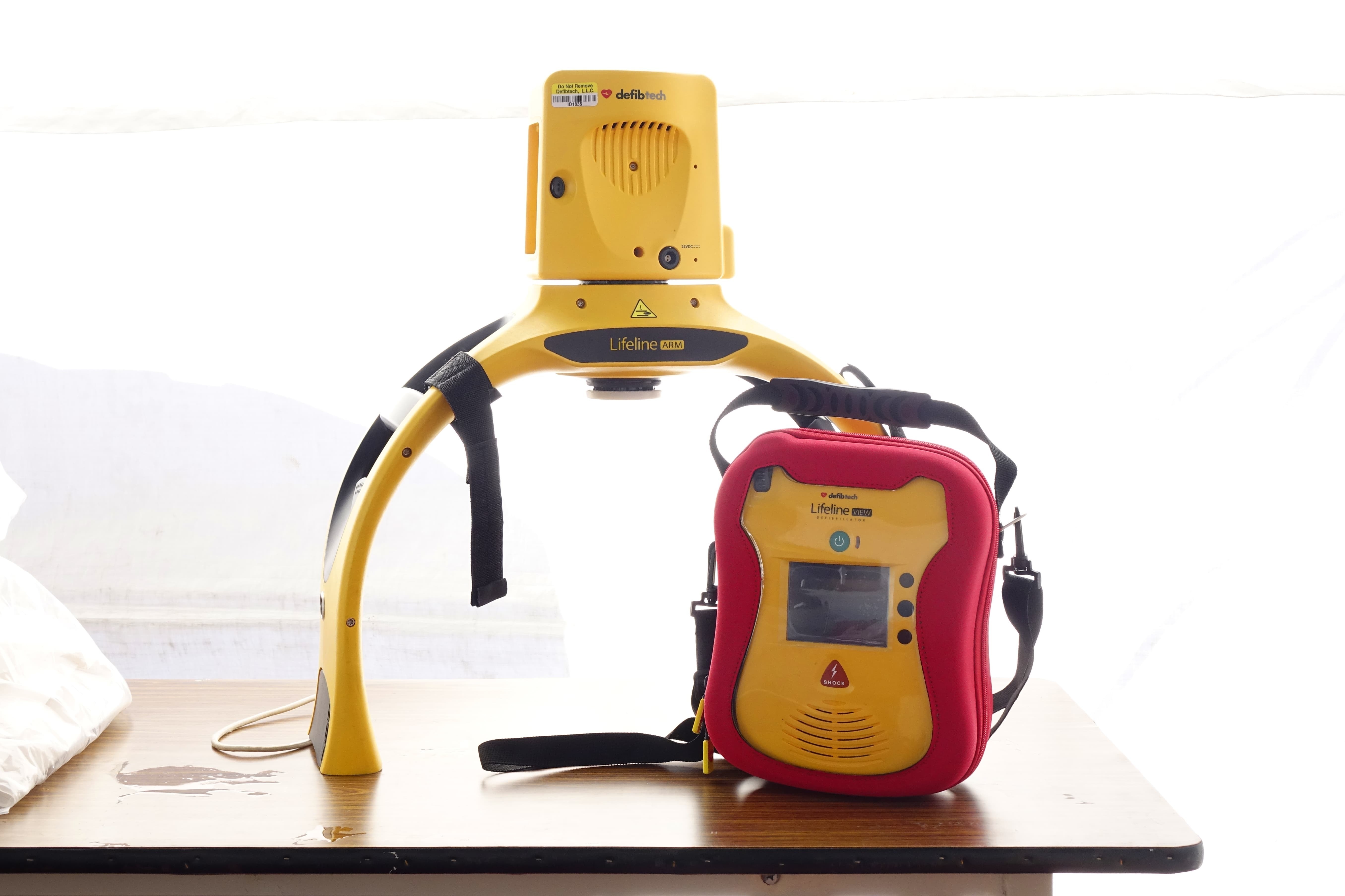 立偉電子贊助的影音AED與自動心肺復甦機